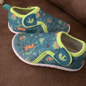 Toddler water shoes
